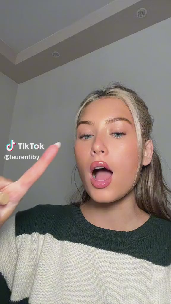 🌟✨ Embrace Natural Charm with TikTok's Freckle Makeup Trend 🍂💄